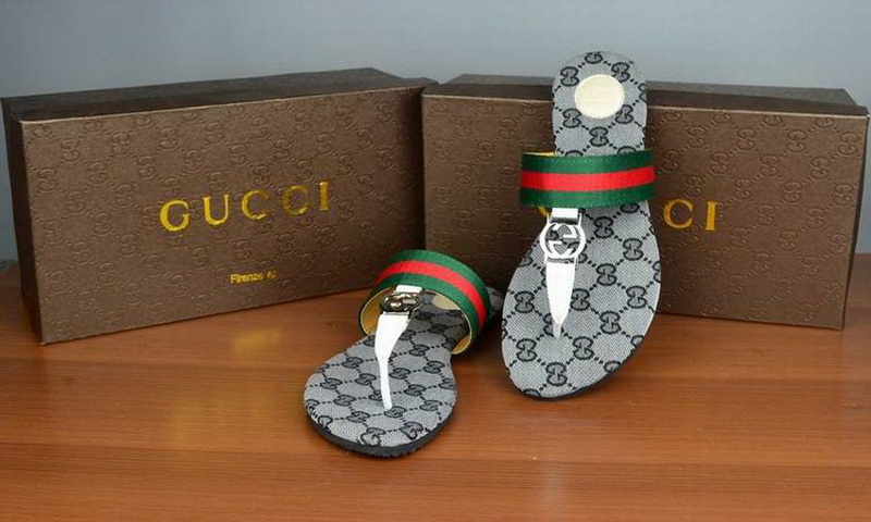 Gucci Slippers Woman--115